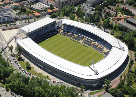 Vit&oacute;ria de Guimar&atilde;es atribui nome de Neno a uma das bancadas do est&aacute;dio