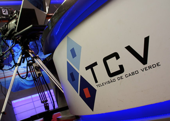 AJOC indignada com san&ccedil;&atilde;o disciplinar &agrave; jornalista Dina Ferreira