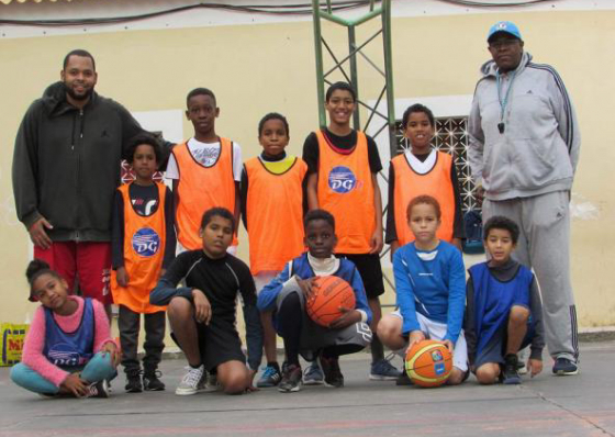 Selecionador nacional em Santo Ant&atilde;o e S&atilde;o Vicente para dinamizar basquetebol