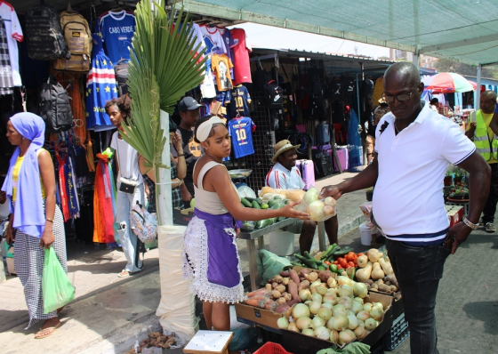 Praia: Feira de Cinzas mant&eacute;m a tradi&ccedil;&atilde;o e anima economia local