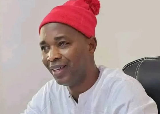 Guin&eacute;-Bissau: Fernando Dias da Costa apresenta atas das mesas de voto que alega mostrarem a sua vit&oacute;ria