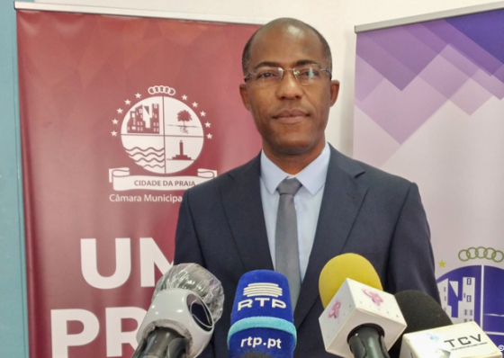 CMP acusa primeiro-ministro de se juntar a &ldquo;concerta&ccedil;&atilde;o para atacar&rdquo; autarquia. PM estranha &quot;agressividade&quot; da acusa&ccedil;&atilde;o