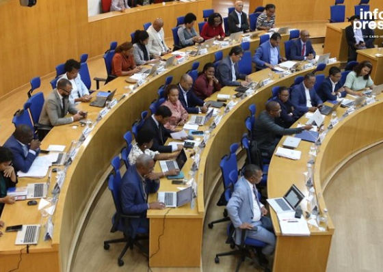 Parlamento: MpD chumba cria&ccedil;&atilde;o da Ordem dos Economistas