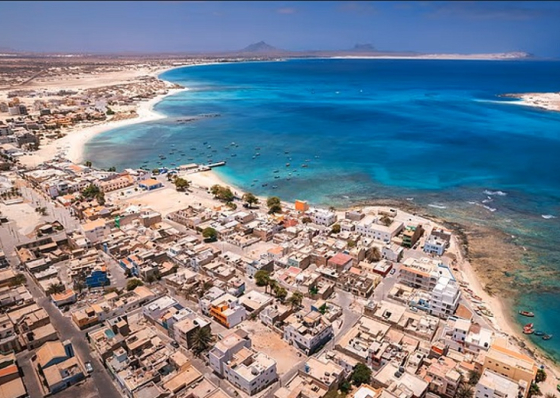 Fam&iacute;lias de brit&acirc;nicos mortos por infe&ccedil;&atilde;o contra&iacute;da no Sal, recorrem &agrave; Justi&ccedil;a