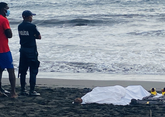 Santa Cruz: Encontrado corpo de jovem no mar de Areia Grande