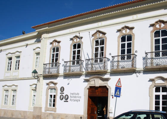 Jovem que acusou Cabo Verde de lhe recusar nacionalidade para estudar em Portugal n&atilde;o se matricula na universidade