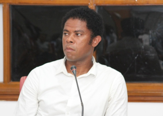 Um acad&eacute;mico que transporta dentro de si um agricultor e se revela poeta maior