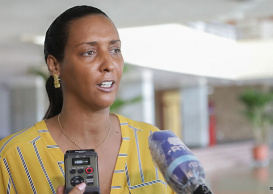 Janira Hopffer Almada alerta para a realidade do &ldquo;machismo feminino&rdquo; em Cabo Verde