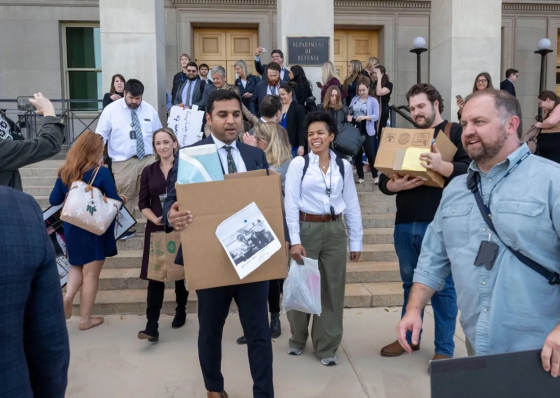 EUA: Jornalistas abandonam Pent&aacute;gono em protesto por ataque &agrave; liberdade de imprensa