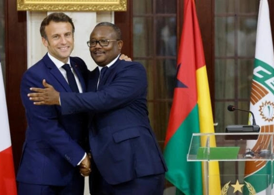 Macron e l&iacute;deres da CEDEAO conspiram para regresso de Sissoco ao poder