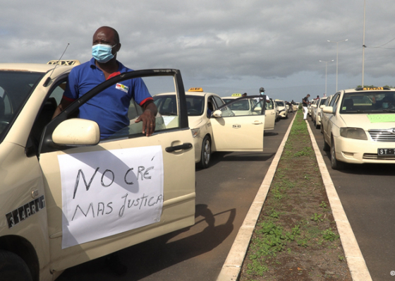 Taxistas e propriet&aacute;rios de t&aacute;xis manifestam-se na Cidade da Praia por mais seguran&ccedil;a e pedem &ldquo;ac&ccedil;&atilde;o&rdquo; do Governo