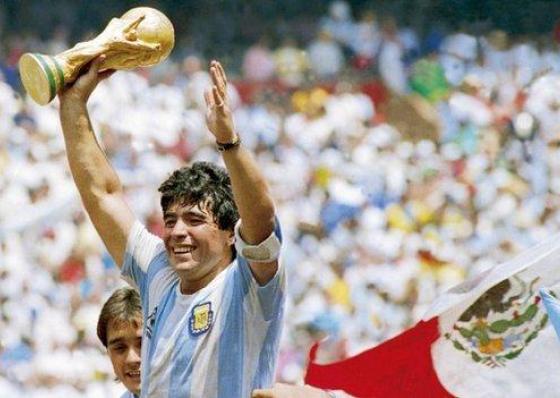 Morreu Maradona, o eterno g&eacute;nio do futebol