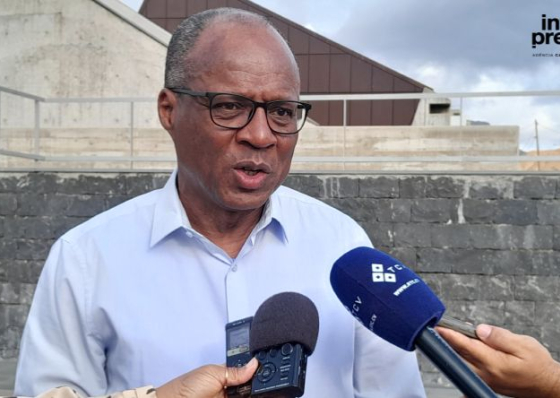 Ulisses diz que Cabo Verde segue "num bom caminho&rdquo;