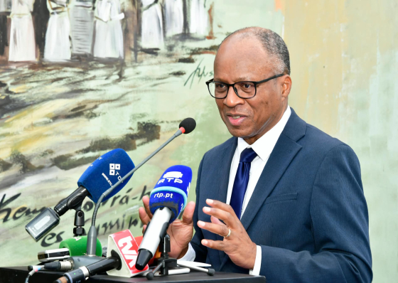 Mensagem de Ulisses apresenta cabaz de promessas com olhos postos em 2026