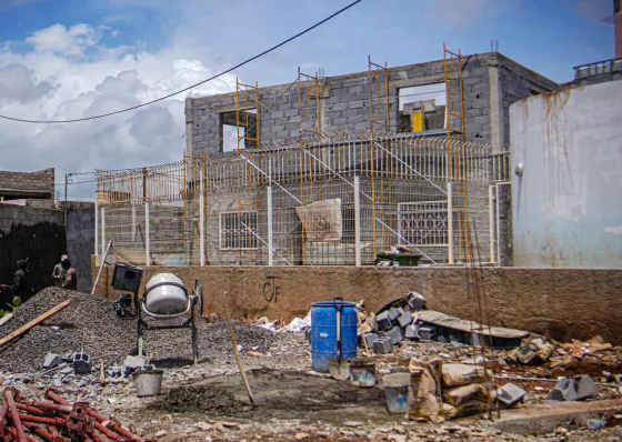 Praia: Obras de reconstru&ccedil;&atilde;o do Jardim Infantil e constru&ccedil;&atilde;o de parquinho avan&ccedil;am no bairro de &ldquo;Marrocos&rdquo;