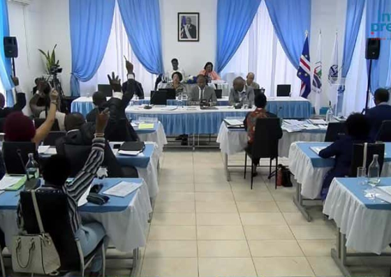 Praia: Assembleia Municipal aprova or&ccedil;amento &ldquo;robusto e respons&aacute;vel&rdquo;