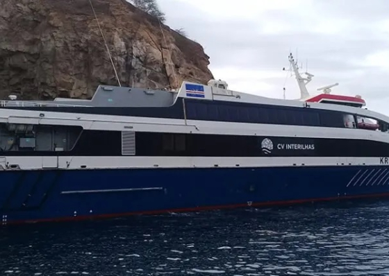 Brava, de novo, isolada