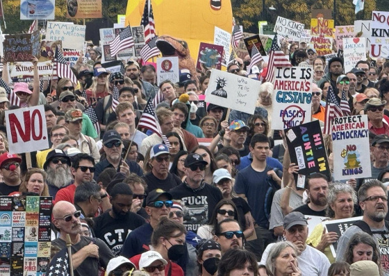 &ldquo;No Kings&rdquo;: 2.500 cidades de 50 Estados saem &agrave; rua contra Donald Trump