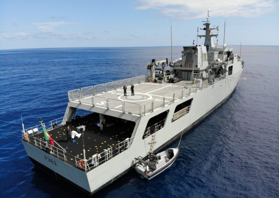 Navio da Marinha portuguesa apoia popula&ccedil;&otilde;es afetadas pelas cheias