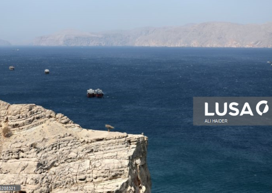 Ir&atilde;o reabre totamente estreito de Ormuz