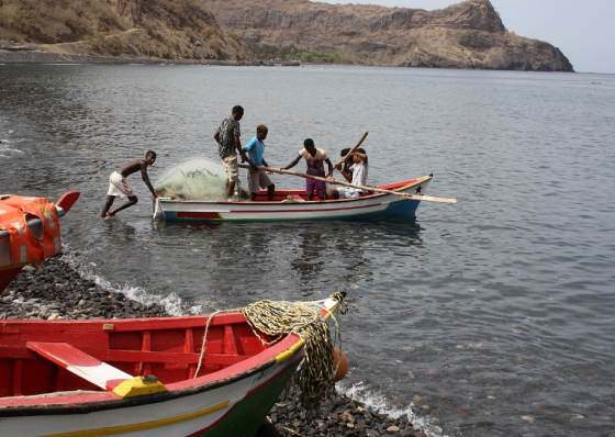 Pescas: Entre as cr&iacute;ticas das oposi&ccedil;&otilde;es e a glorifica&ccedil;&atilde;o do Governo