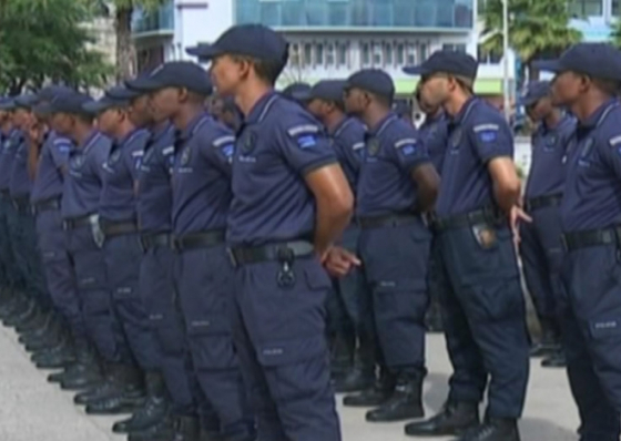 Pol&iacute;cia Nacional amea&ccedil;a entrar em greve geral nas v&eacute;speras do fim do Ano