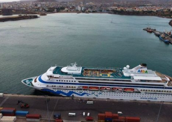 Portos de Cabo Verde movimentaram mais de 93 mil passageiros em outubro