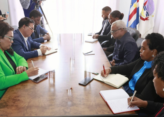 Sal: Turismo, habita&ccedil;&atilde;o social e descentraliza&ccedil;&atilde;o no centro da agenda de Jos&eacute; Maria Neves