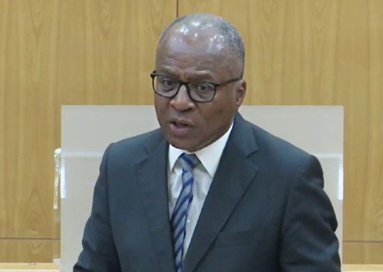 Ulisses diz que economia continuar&aacute; a crescer &ldquo;de forma robusta&rdquo;