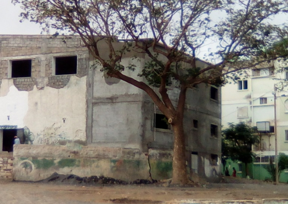 Sal&atilde;o paroquial no antigo cinema do Bairro j&aacute; acolhe fi&eacute;is