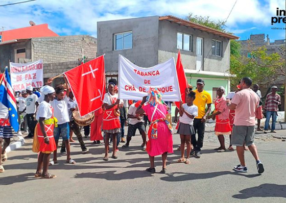 Entre tambores e b&uacute;zios, Tabanca enche as ruas de Santa Cruz de cor, tradi&ccedil;&atilde;o e emo&ccedil;&atilde;o