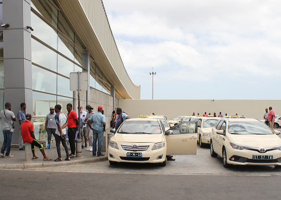 Praia. PN identifica grupo de indiv&iacute;duos suspeitos de roubo e sequestro contra taxistas  &nbsp;