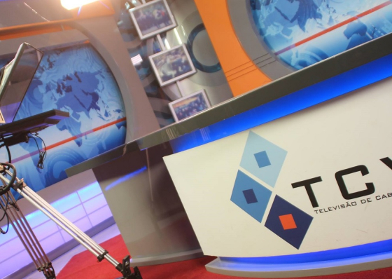 Pela liberdade de imprensa! Jornalistas em vig&iacute;lia &agrave; porta da TCV