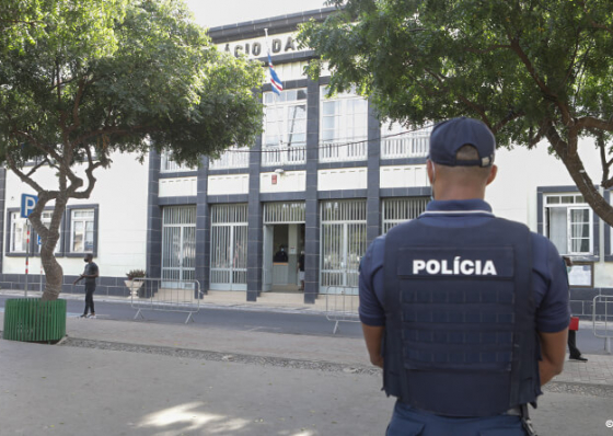 Agentes de autoridade com 111 processos por crimes cometidos s&oacute; em um ano  - 95 contra a Pol&iacute;cia Nacional