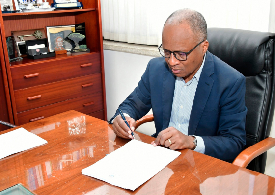 Cabo Verde tem produ&ccedil;&atilde;o para chegar a 50% de energias renov&aacute;veis em 2030 &ndash; PM