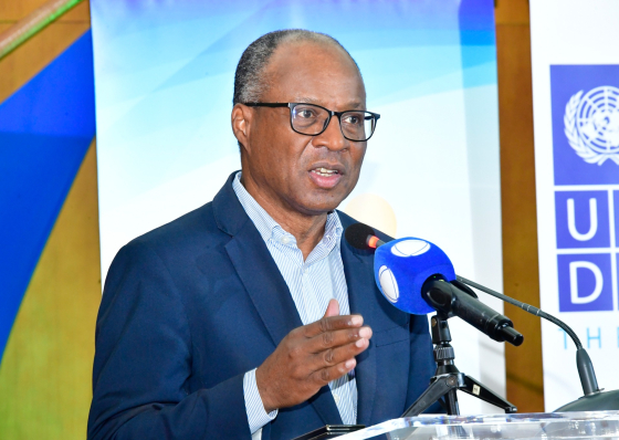 Com olhos postos nas elei&ccedil;&otilde;es, Ulisses reitera promessas aos jovens