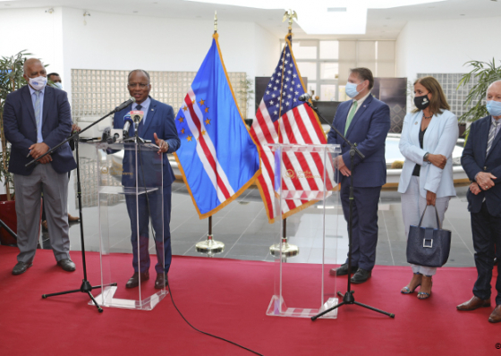 Covid-19: Cabo Verde inicia ainda em Dezembro a vacina&ccedil;&atilde;o de crian&ccedil;as e jovens dos 12 aos 17 anos