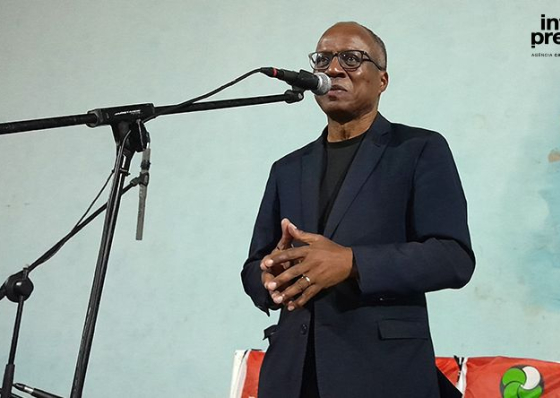 Ulisses procura associar Francisco Carvalho &agrave; extrema-direita