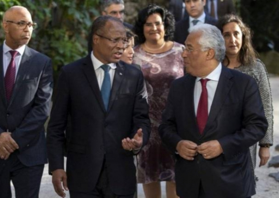 Primeiro-ministro promete livre circula&ccedil;&atilde;o com Portugal ainda este ano