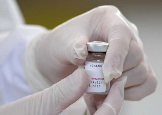 Pandemia. Ag&ecirc;ncia Europeia do Medicamento confirma rela&ccedil;&atilde;o entre vacina da AstraZeneca e trombose
