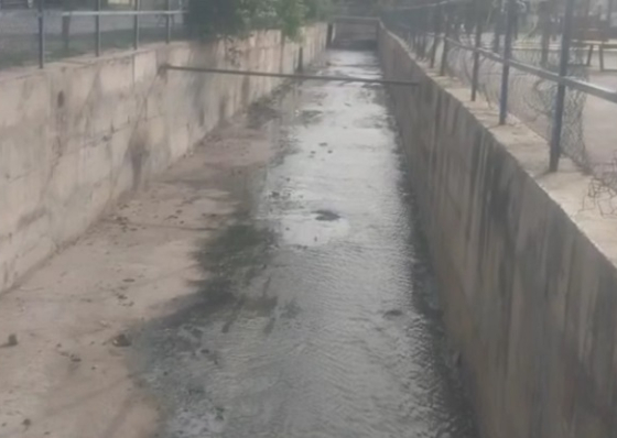C&acirc;mara da Praia acusa AdS de inundar ruas com &ldquo;rio de esgotos&rdquo;
