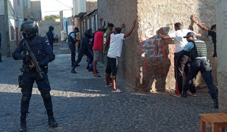 Polícia Nacional reforça medidas de segurança para Natal e fim de ano