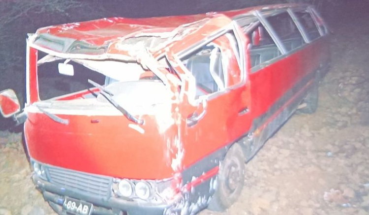 Fogo: Autocarro de transporte escolar capota em São Filipe e provoca oito feridos
