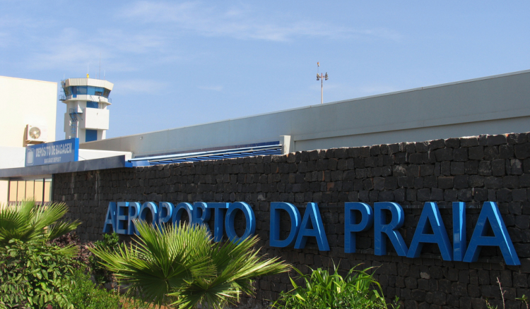 PAICV critica fim do voo direto Praia-Lisboa da Cabo Verde Airlines