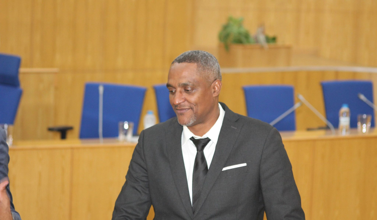 CPI caso Amadeu Oliveira. Alcides de Pina rejeita ideia de confronto de poderes