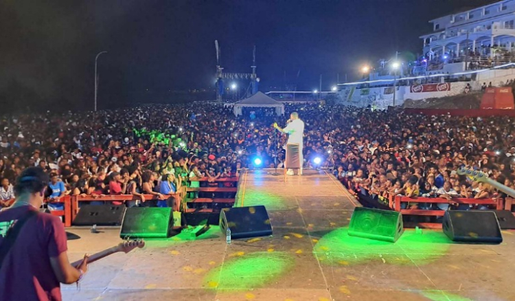 Cai o pano sobre a trigésima edição do Festival da Praia de Areia Grande com público e artistas "satisfeitos"