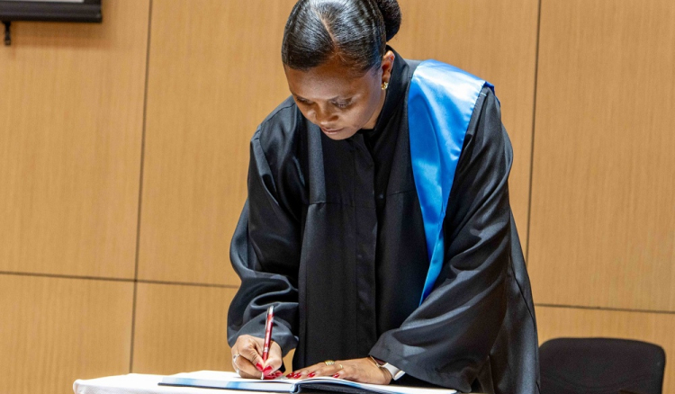 Nova reitora da Uni-CV tomou posse no Dia da Mulher Cabo-verdiana