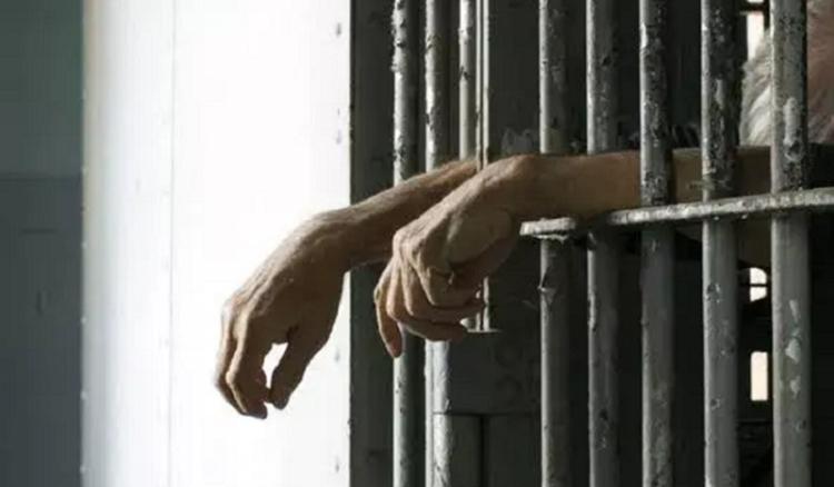 Pris&atilde;o preventiva para seis suspeitos de tr&aacute;fico de drogas e outros crimes