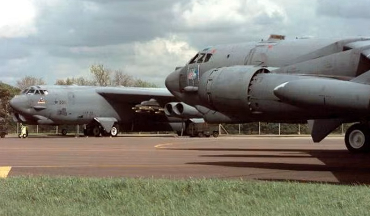 Reino Unido freia intenções de Trump em atacar o Irão