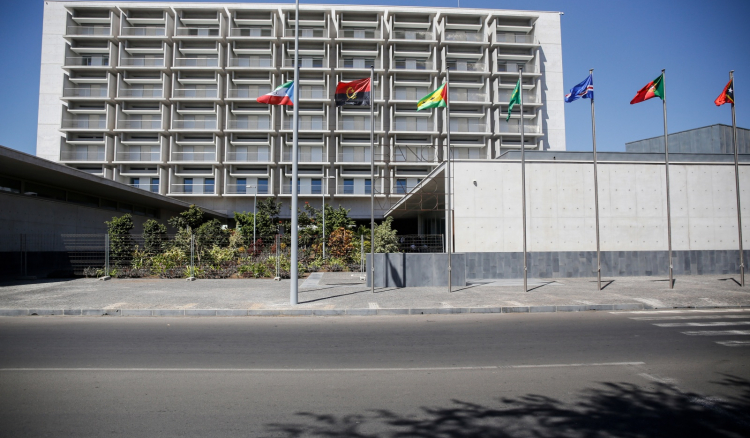 Banco de Cabo Verde estuda introdução de moeda digital e alerta para os riscos